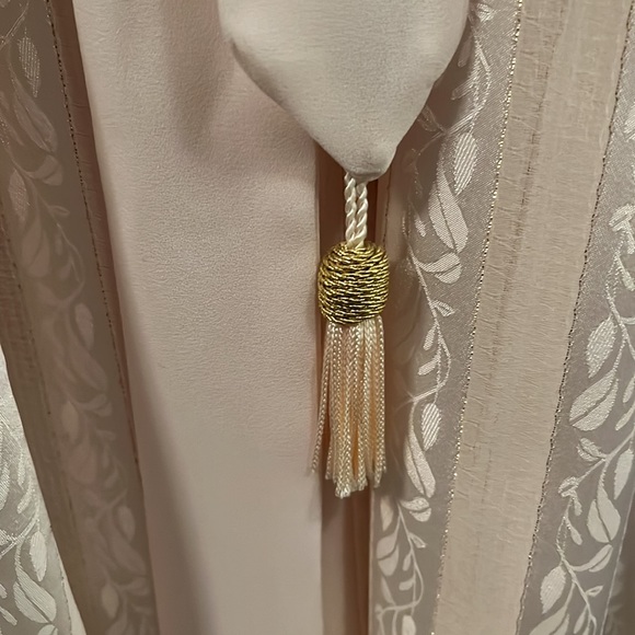 Beautiful robe and chemise - Picture 7 of 8